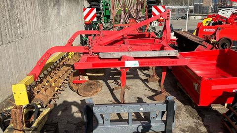 [3293-4151947-5.jpg]