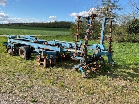 [3293-4198012-2.jpg]