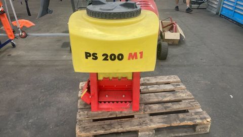 [3293-4449466-5.jpg]