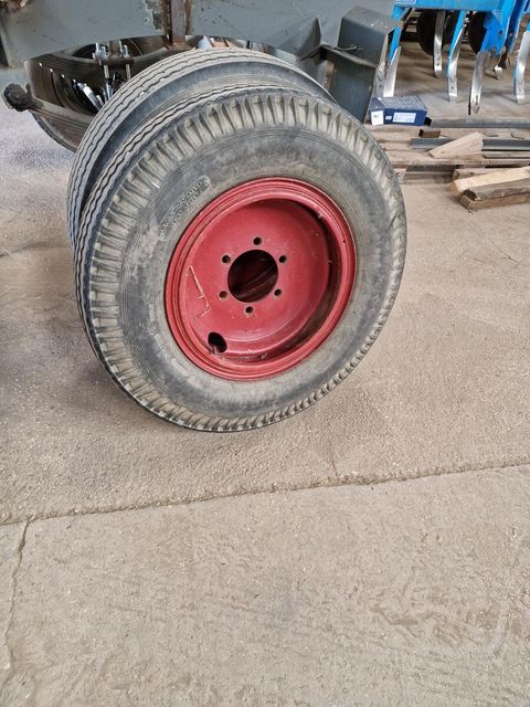 [3293-4454874-5.jpg]