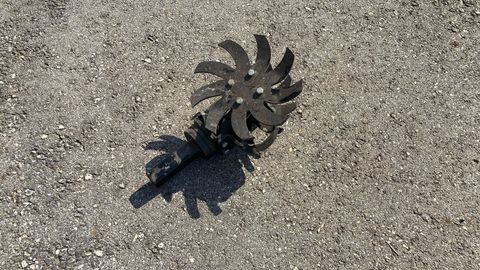 [3293-4469607-2.jpg]