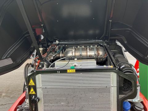 [3293-4883293-12.jpg]