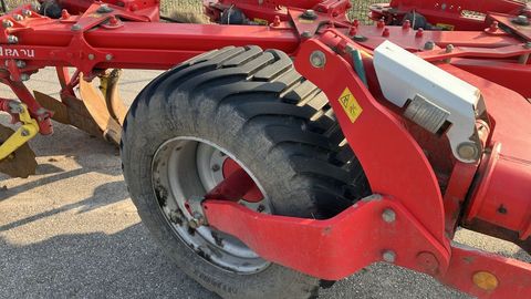 [3293-5233151-16.jpg]