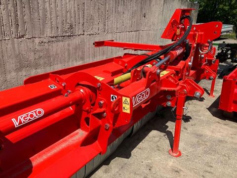 [3293-5673992-1.jpg]