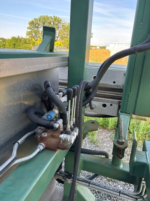 [3293-6006496-2.jpg]