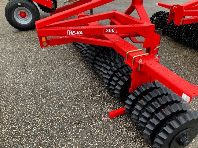 [3293-6625981-0_1.jpg]