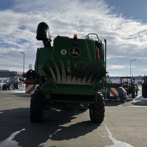 [3293-6664259-3.jpg]