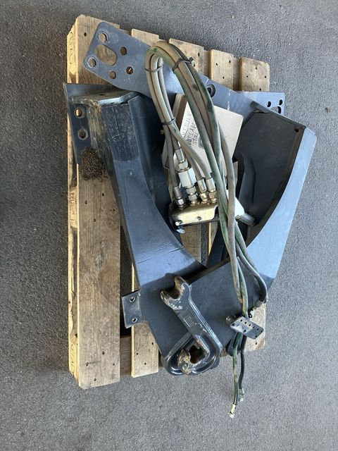 [3293-6743247-7.jpg]