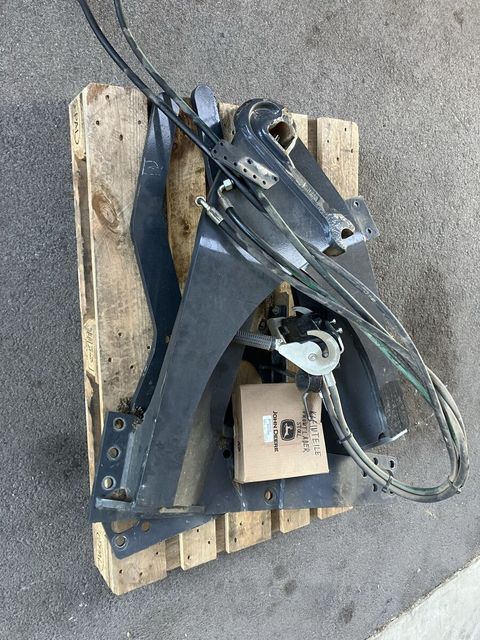 [3293-6743247-8.jpg]