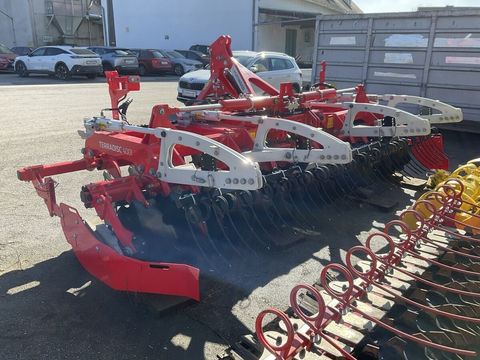 [3293-6753735-3.jpg]