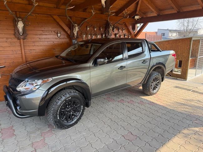 [3293-6831145-0_1.jpg]