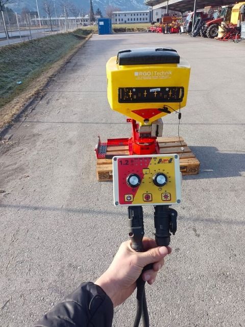 [3313-6754079-0.jpg]