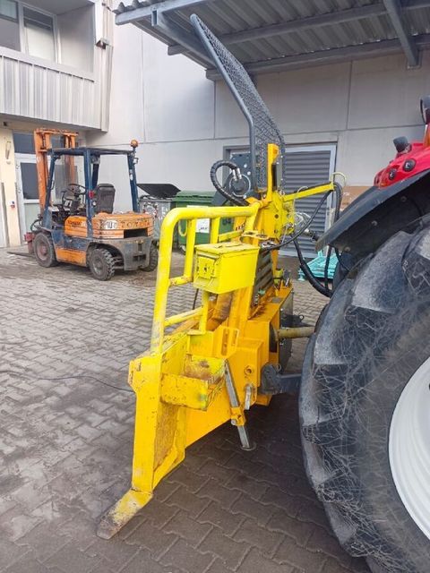 [3313-6754082-3.jpg]