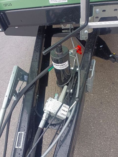 [3313-6754088-5.jpg]