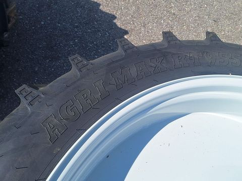 [3342-4199709-14.jpg]