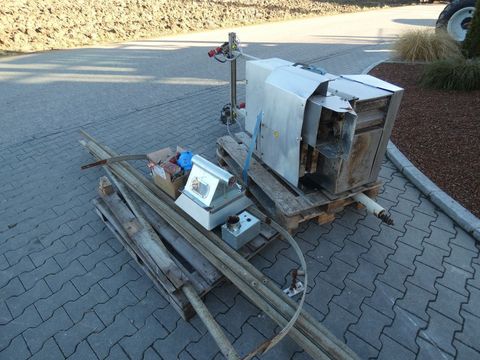 [3342-4320285-4.jpg]