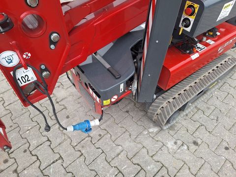 [3342-4753452-8.jpg]