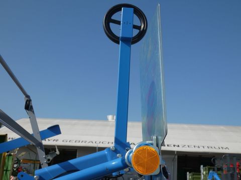 [3342-4831825-12.jpg]