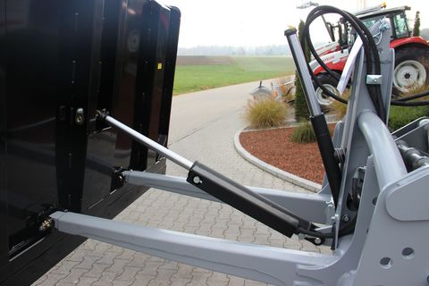 [3342-5146766-27.jpg]