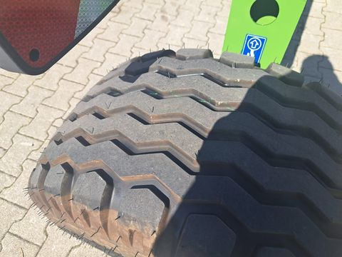 [3342-5198931-15.jpg]