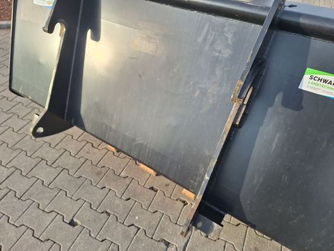 [3342-5274159-6.jpg]