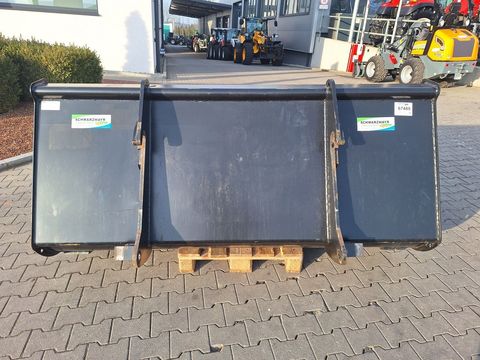 [3342-5274159-7.jpg]