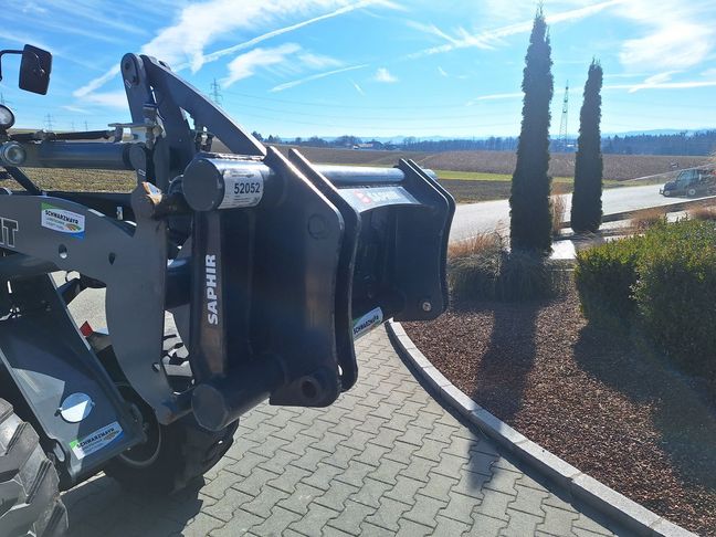 [3342-5274176-0_1.jpg]