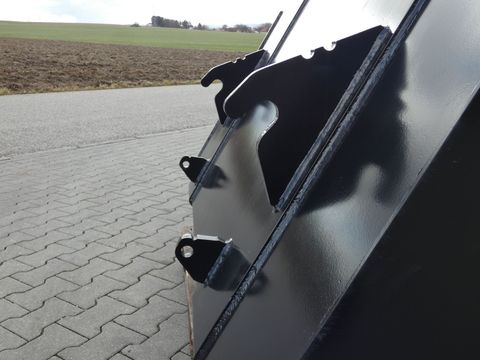 [3342-5559705-5.jpg]