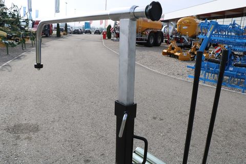 [3342-5642531-17.jpg]