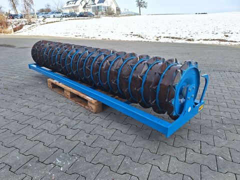 [3342-5704058-2.jpg]