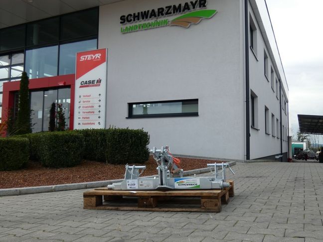 [3342-5851105-0_1.jpg]