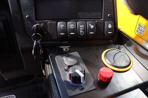 [3342-5910016-15.jpg]