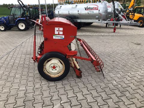 [3342-6285844-4.jpg]