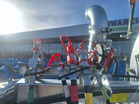 [3342-6310417-21.jpg]