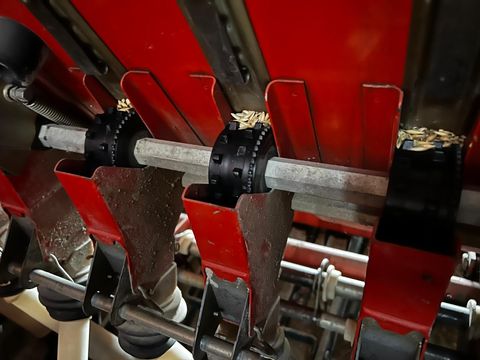 [3342-6406042-3.jpg]