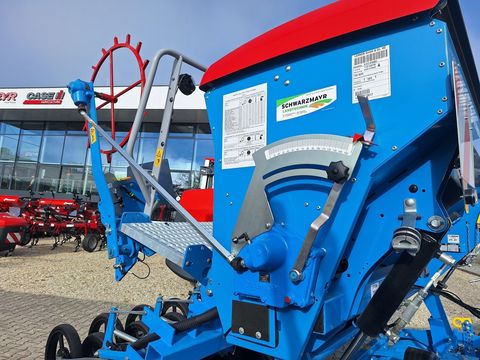 [3342-6440338-15.jpg]