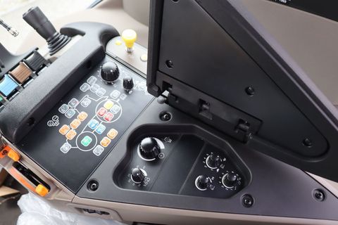 [3342-6474551-15.jpg]