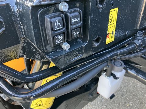 [3342-6502732-6.jpg]