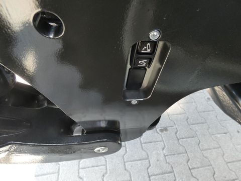 [3342-6502892-9.jpg]