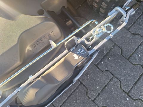 [3342-6522685-10.jpg]