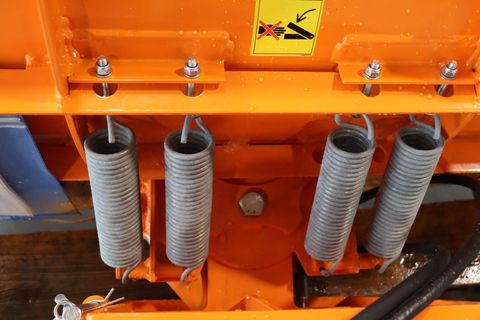 [3342-6535081-8.jpg]