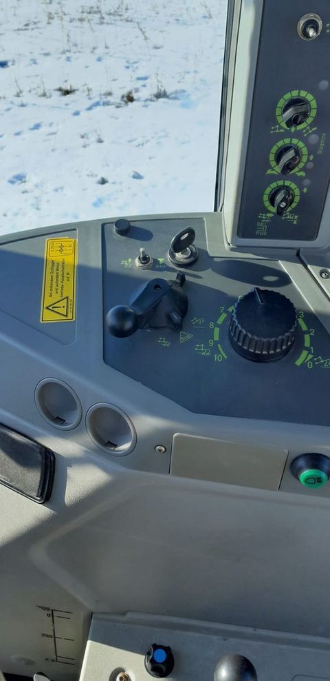 [3342-6633873-10.jpg]