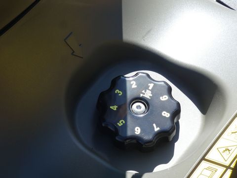 [3342-6660048-9.jpg]