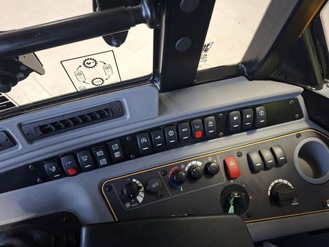 [3342-6663847-18.jpg]