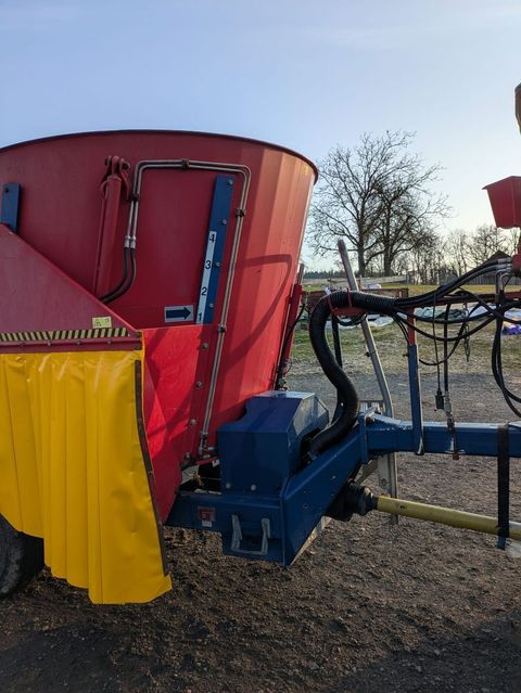 [3342-6706426-5.jpg]