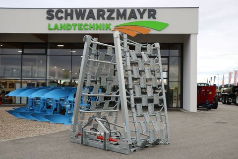 [3342-6747811-0.jpg]