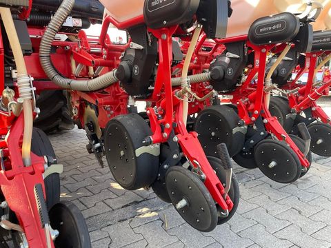 [3342-6750694-15.jpg]