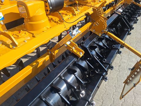 [3342-6765924-12.jpg]