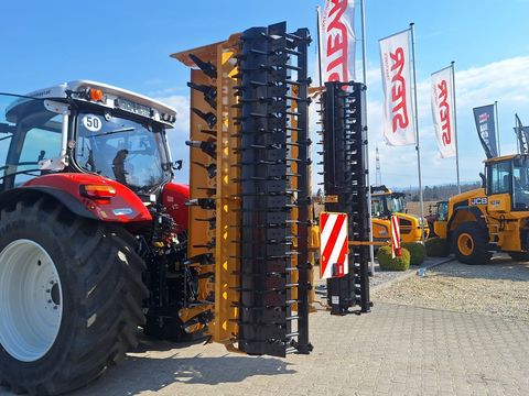 [3342-6765924-2.jpg]