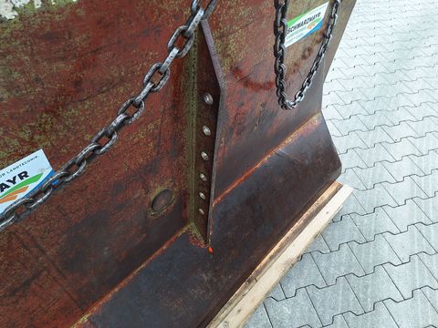 [3342-6790409-12.jpg]